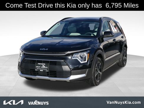 Certified 2025 Kia Niro EX image 6