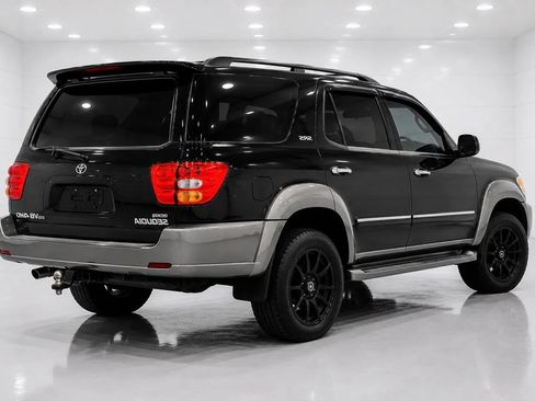 Used 2004 Toyota Sequoia SR5 AWD/4WD image 5