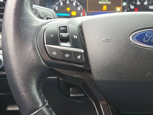 Used 2020 Ford Explorer XLT image 28