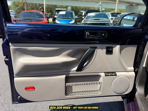 Used 2002 Volkswagen Beetle GLS FWD image 12