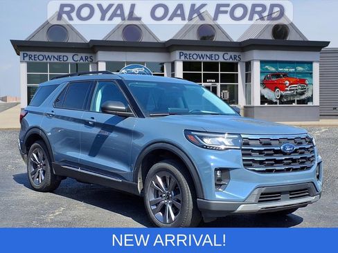 Used 2025 Ford Explorer Active w/ Active Comfort Package AWD/4WD image 1