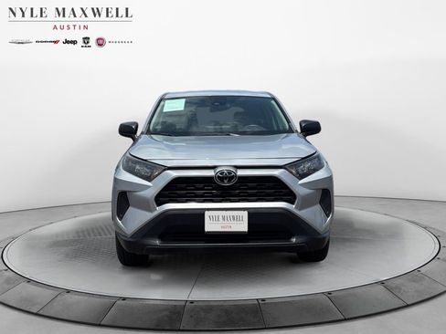 Used 2022 Toyota RAV4 LE FWD image 18