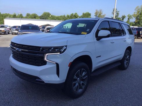 Used 2021 Chevrolet Tahoe RST w/ Luxury Package AWD/4WD image 2