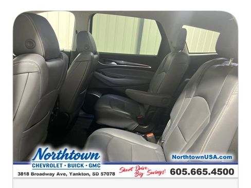 Used 2018 Buick Enclave Essence AWD/4WD image 22