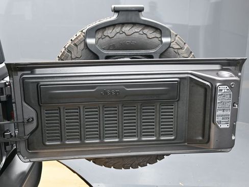 Used 2022 Jeep Wrangler Unlimited Rubicon 4xe AWD/4WD image 17