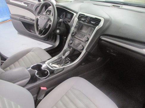 Used 2014 Ford Fusion S FWD image 21