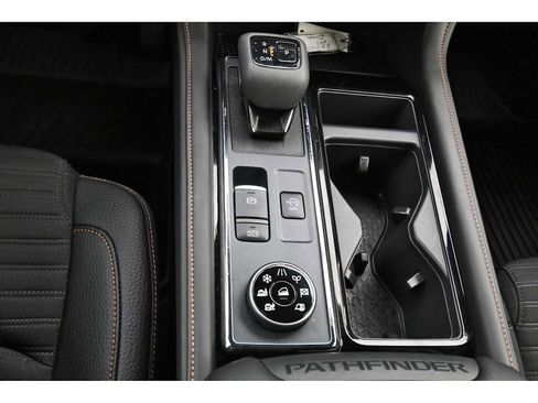 Used 2025 Nissan Pathfinder Rock Creek image 26