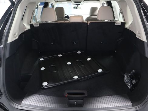 Certified 2025 Nissan Rogue SV image 16