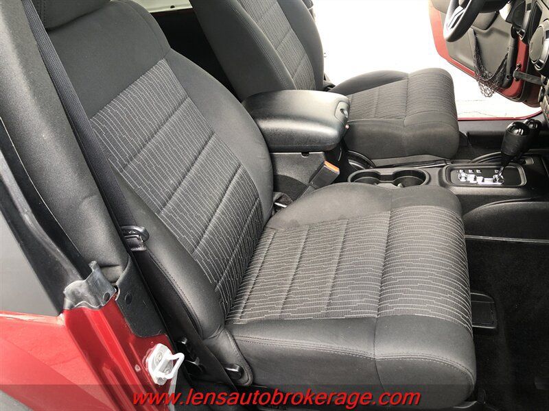 Used 2012 Jeep Wrangler Sport AWD/4WD image 19