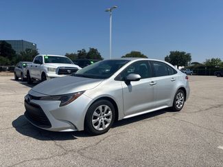 Used 2025 Toyota Corolla LE FWD video 1