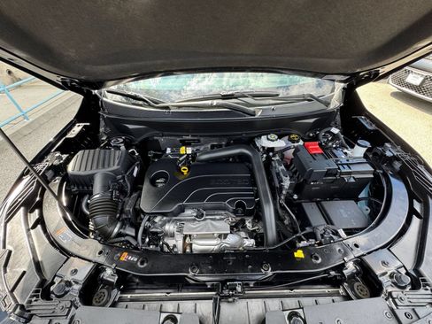 Used 2025 Chevrolet Equinox LT FWD image 33