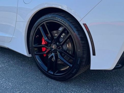 Used 2016 Chevrolet Corvette Stingray Coupe RWD image 18