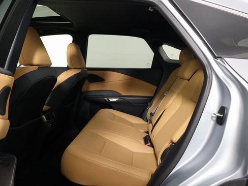 Used 2024 Lexus RX 350h image 11