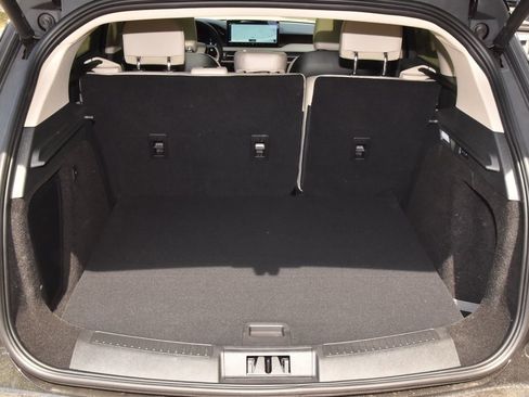 New 2026 Lincoln Corsair Reserve w/ Towing Package image 36