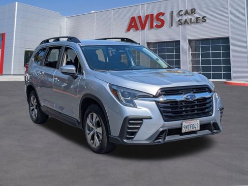 Used 2025 Subaru Ascent Premium AWD/4WD image 3