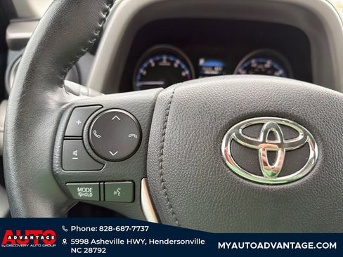 Used 2018 Toyota RAV4 XLE image 21