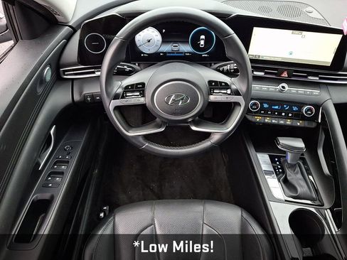 Used 2023 Hyundai Elantra Limited w/ Preferred Accessory Package image 11