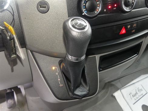 Used 2015 Mercedes-Benz Sprinter 2500 image 29