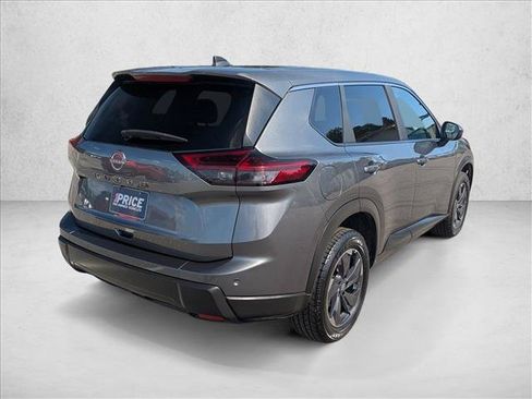 Used 2025 Nissan Rogue SV FWD image 5