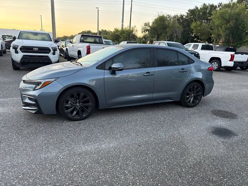 Used 2023 Toyota Corolla SE w/ SE Premium Package FWD image 2