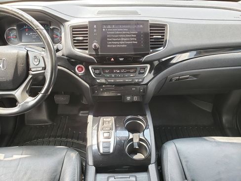 Used 2019 Honda Pilot Touring image 16