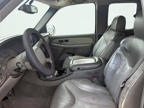 Used 2002 GMC Sierra 1500 Denali AWD/4WD image 9