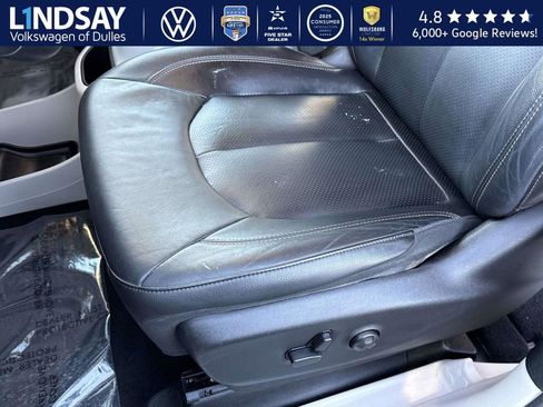 Used 2018 Chrysler Pacifica Touring-L Plus w/ Advanced Safetytec Group image 18