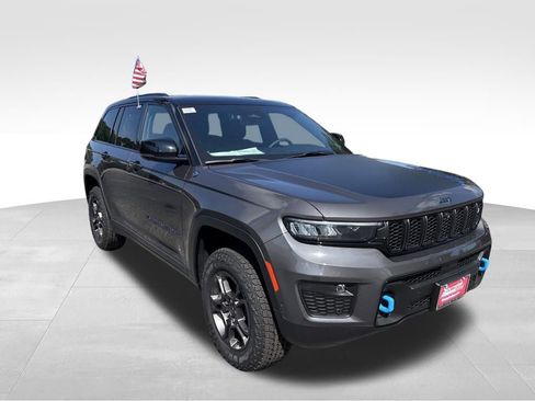 New 2024 Jeep Grand Cherokee Trailhawk w/ Advanced Protech Group II AWD/4WD image 10