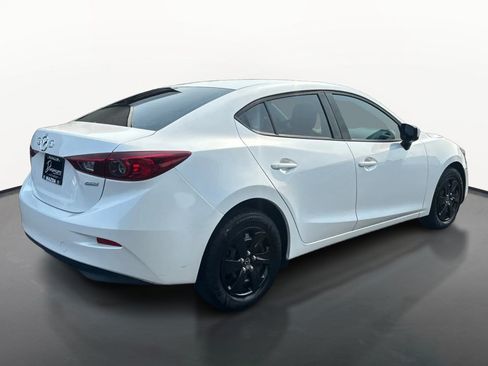 Used 2018 MAZDA MAZDA3 Sport FWD image 3