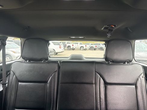 Used 2024 GMC Yukon XL Denali image 32