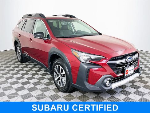 Certified 2025 Subaru Outback Premium AWD/4WD image 1
