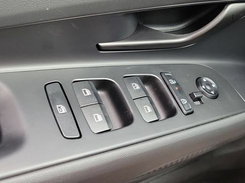 New 2026 Hyundai Elantra SEL Sport FWD image 18