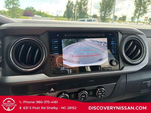 Used 2019 Toyota Tacoma TRD Off-Road AWD/4WD image 19