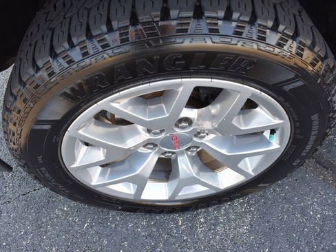 Used 2018 GMC Sierra 1500 SLT image 15