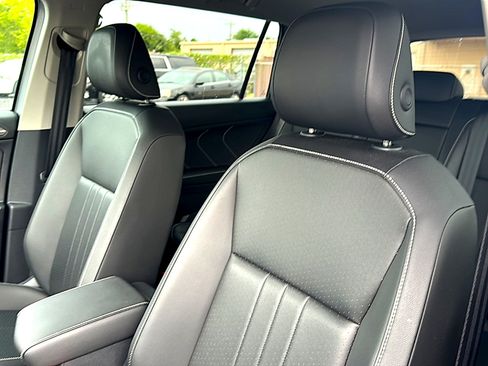 Used 2024 Volkswagen Tiguan SE image 14