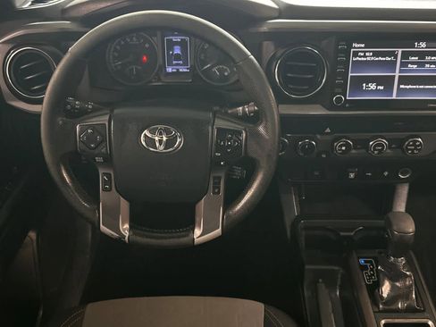Used 2020 Toyota Tacoma TRD Off-Road AWD/4WD image 16