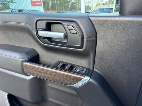 Used 2019 Chevrolet Silverado 1500 LT w/ Convenience Package AWD/4WD image 17