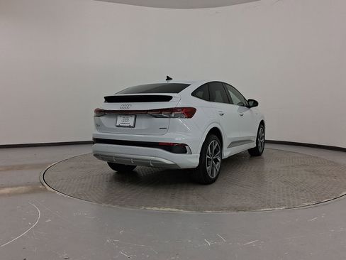 Used 2023 Audi Q4 e-tron Prestige image 9