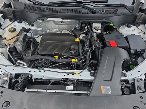 Used 2024 Chevrolet Trax LS w/ LS Convenience Package image 29