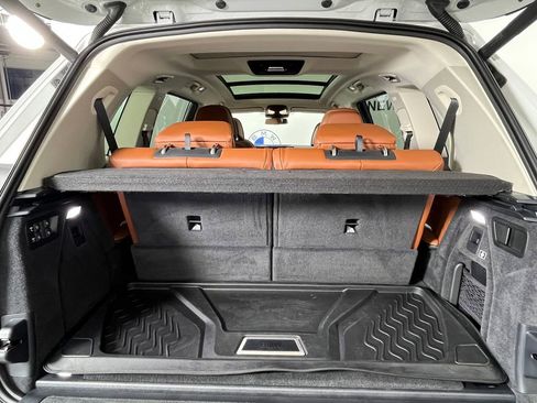 Used 2024 BMW X7 xDrive40i w/ Premium Package image 18