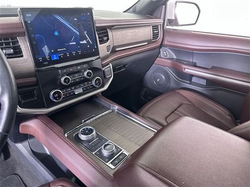 Used 2024 Ford Expedition Limited image 36