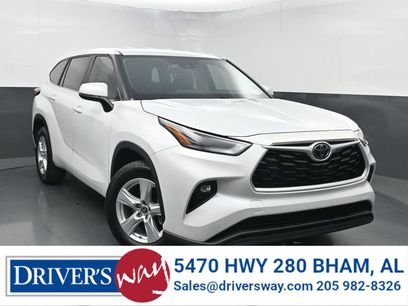 Used 2023 Toyota Highlander LE