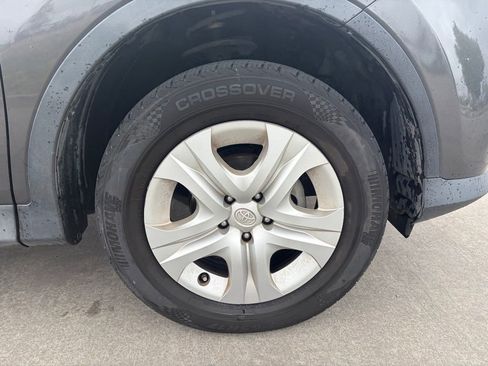 Used 2013 Toyota RAV4 LE FWD image 7