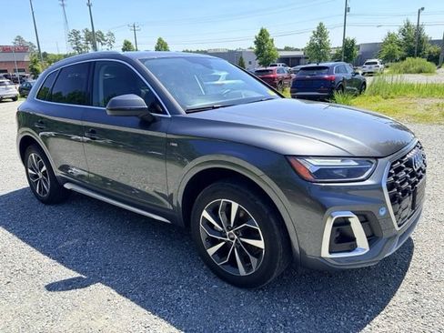 Used 2023 Audi Q5 2.0T Premium w/ Convenience Package AWD/4WD image 3
