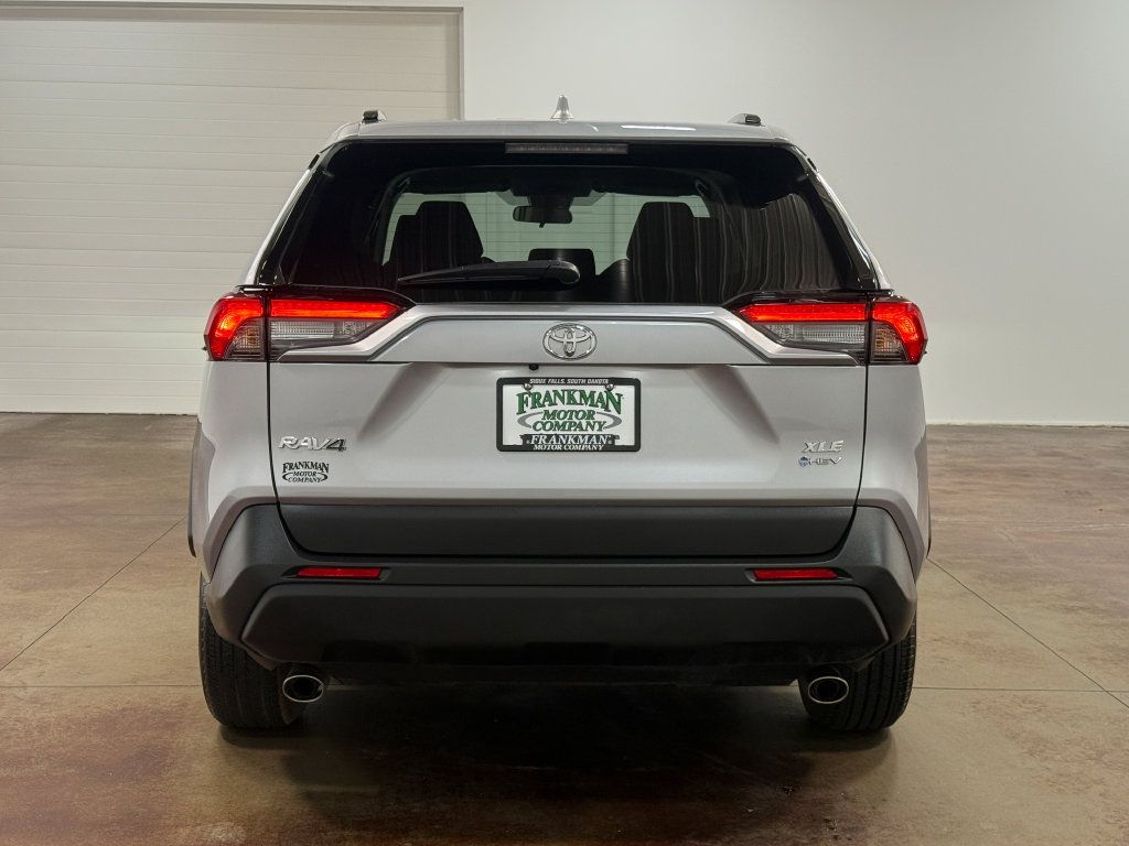 Used 2025 Toyota RAV4 XLE AWD/4WD image 25