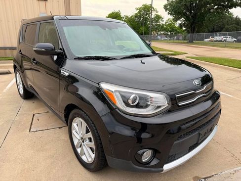 Used 2018 Kia Soul + w/ + Primo LIT Package FWD image 3