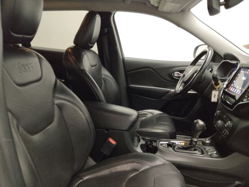 Used 2019 Jeep Cherokee Limited image 21