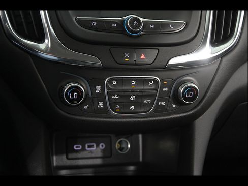 Certified 2024 Chevrolet Equinox LT FWD image 13