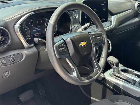 Used 2025 Chevrolet Blazer LT FWD image 10