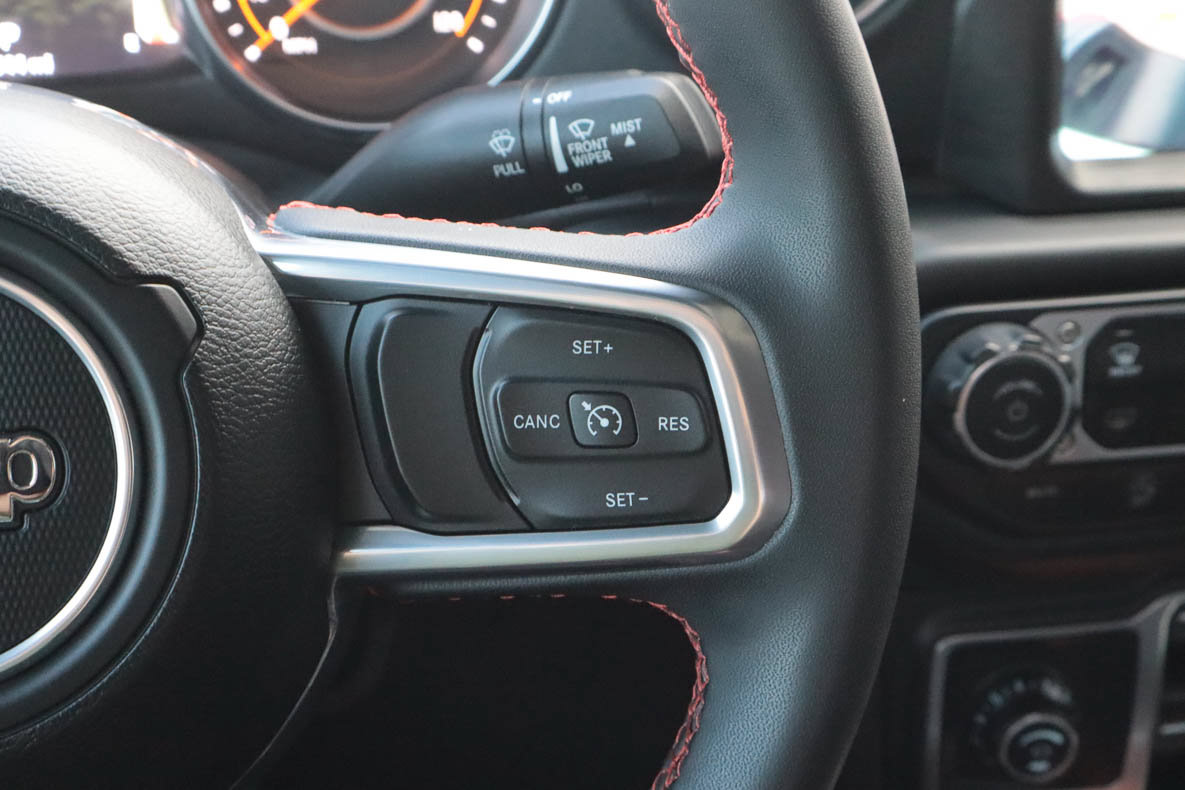 Used 2023 Jeep Gladiator Rubicon AWD/4WD image 36